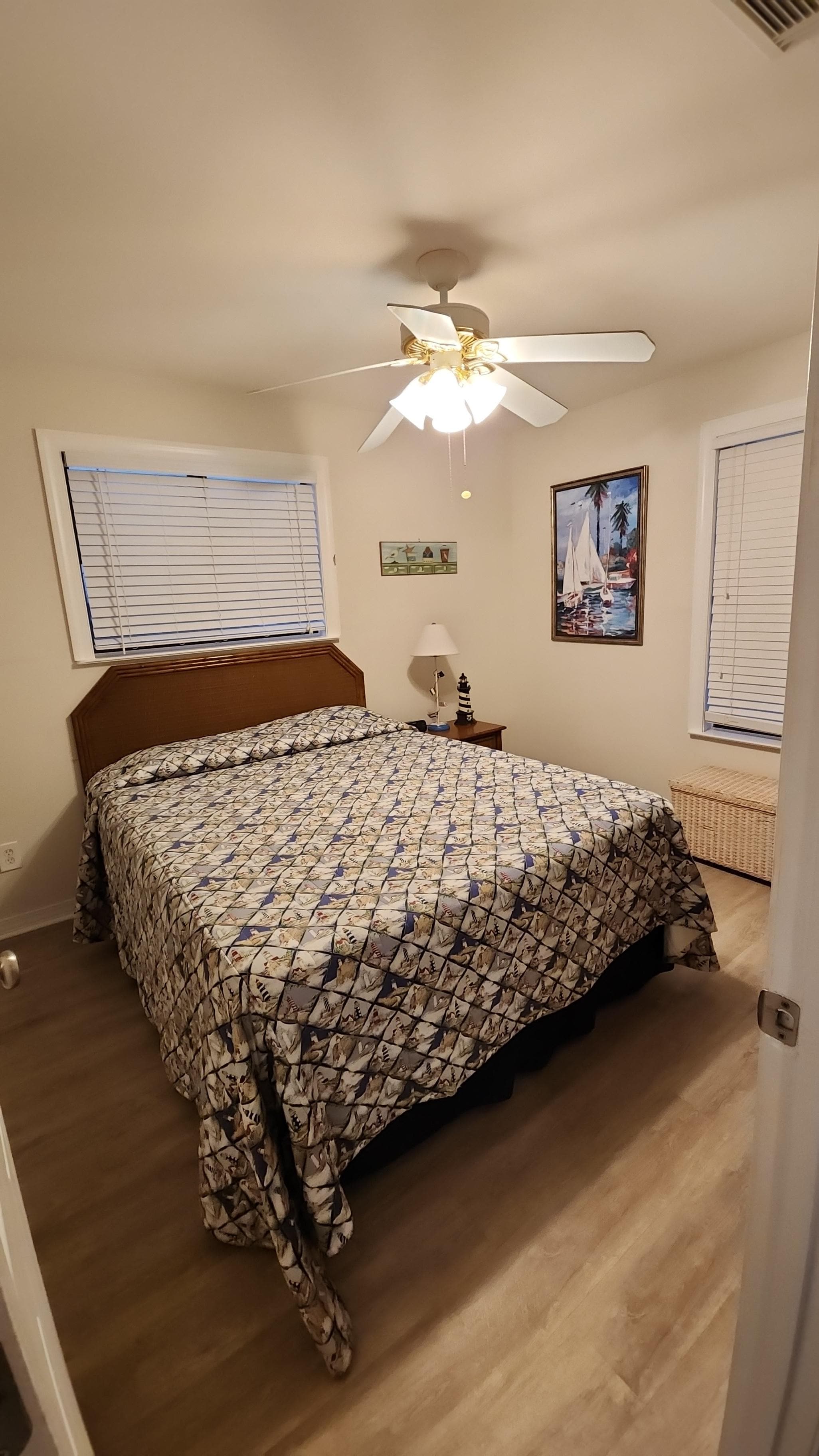 2nd bedroom (upstairs)