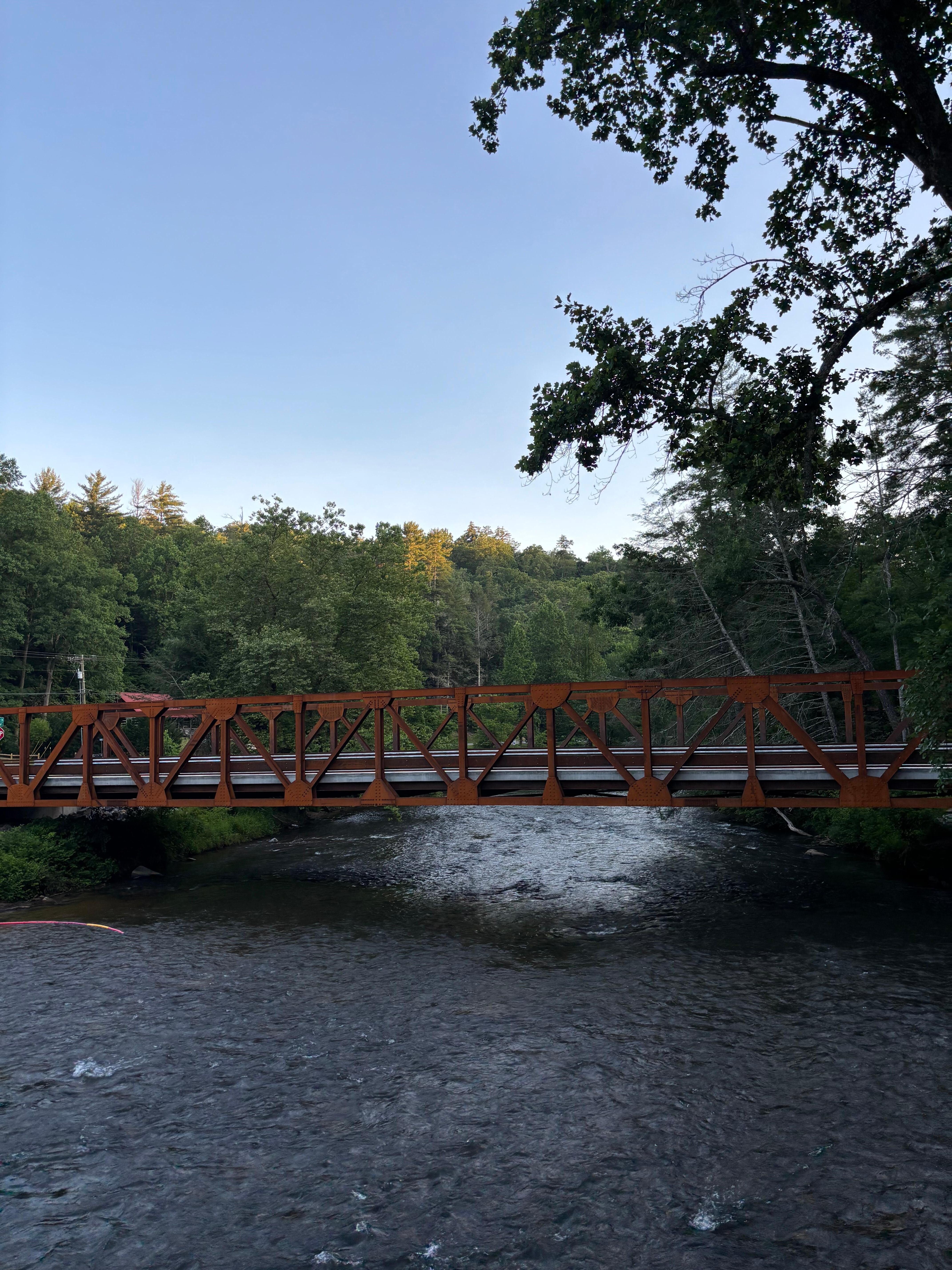 2 minute walk to beautiful iron bridge