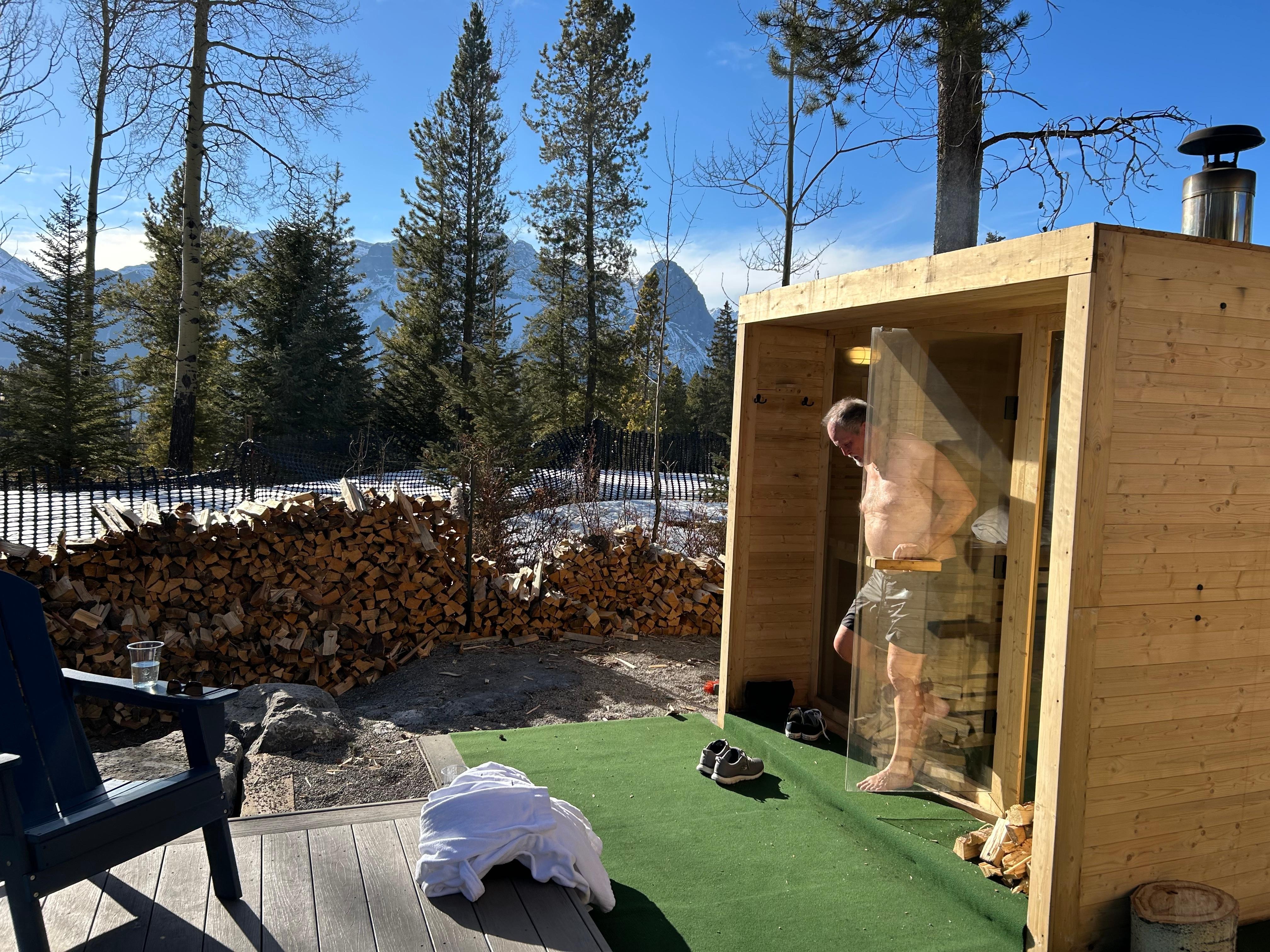 Silvertip Spa sauna & cold plunge