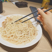 Odamızda ev konforounda yemek keyfi