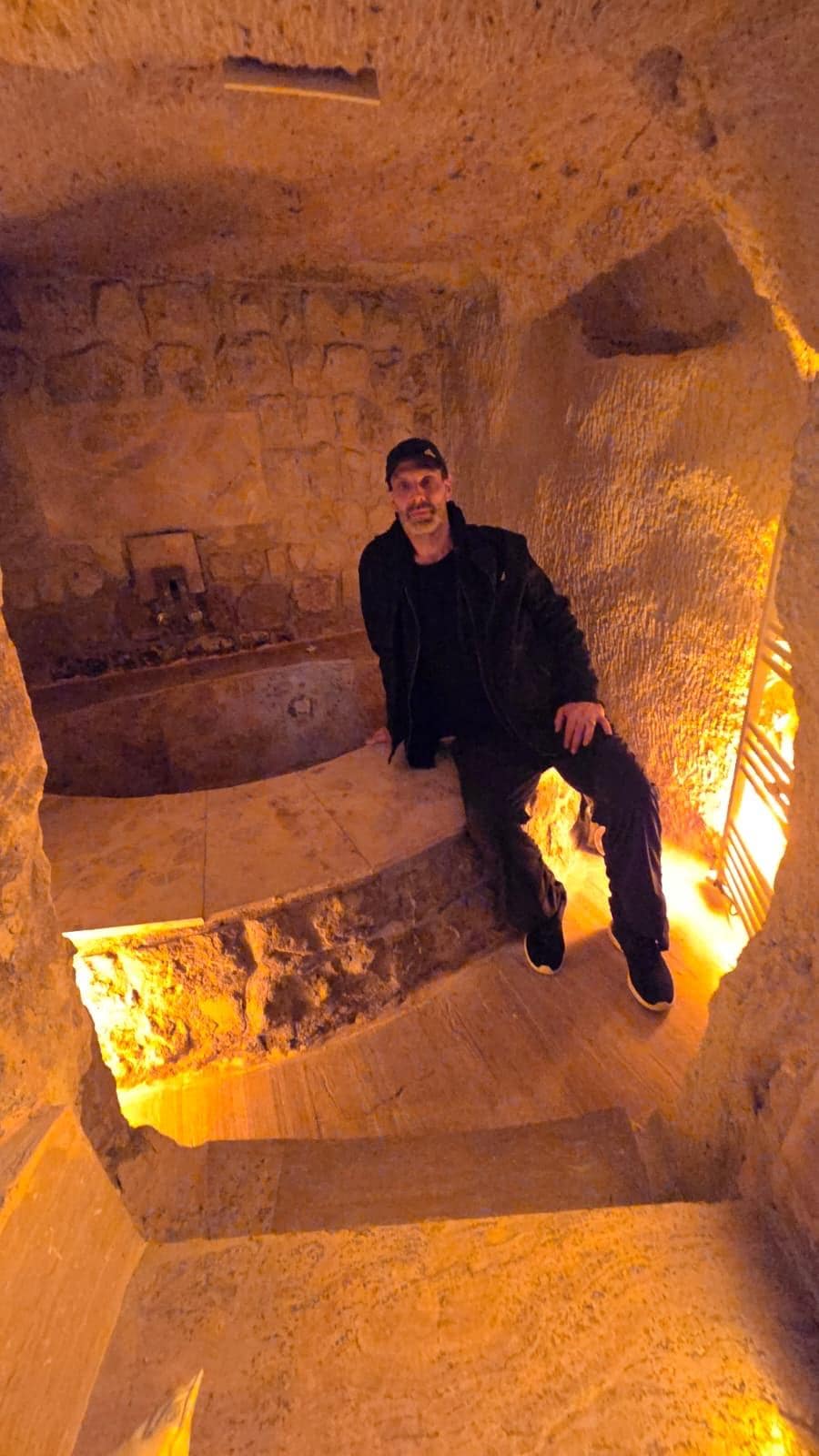 Pool tub in our friend’s room. 