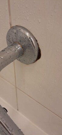 More moved and dirt in bathroom