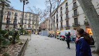 There are places to eat and a market all very close. It is also close to the Gothic quarter and Las Ramblas.