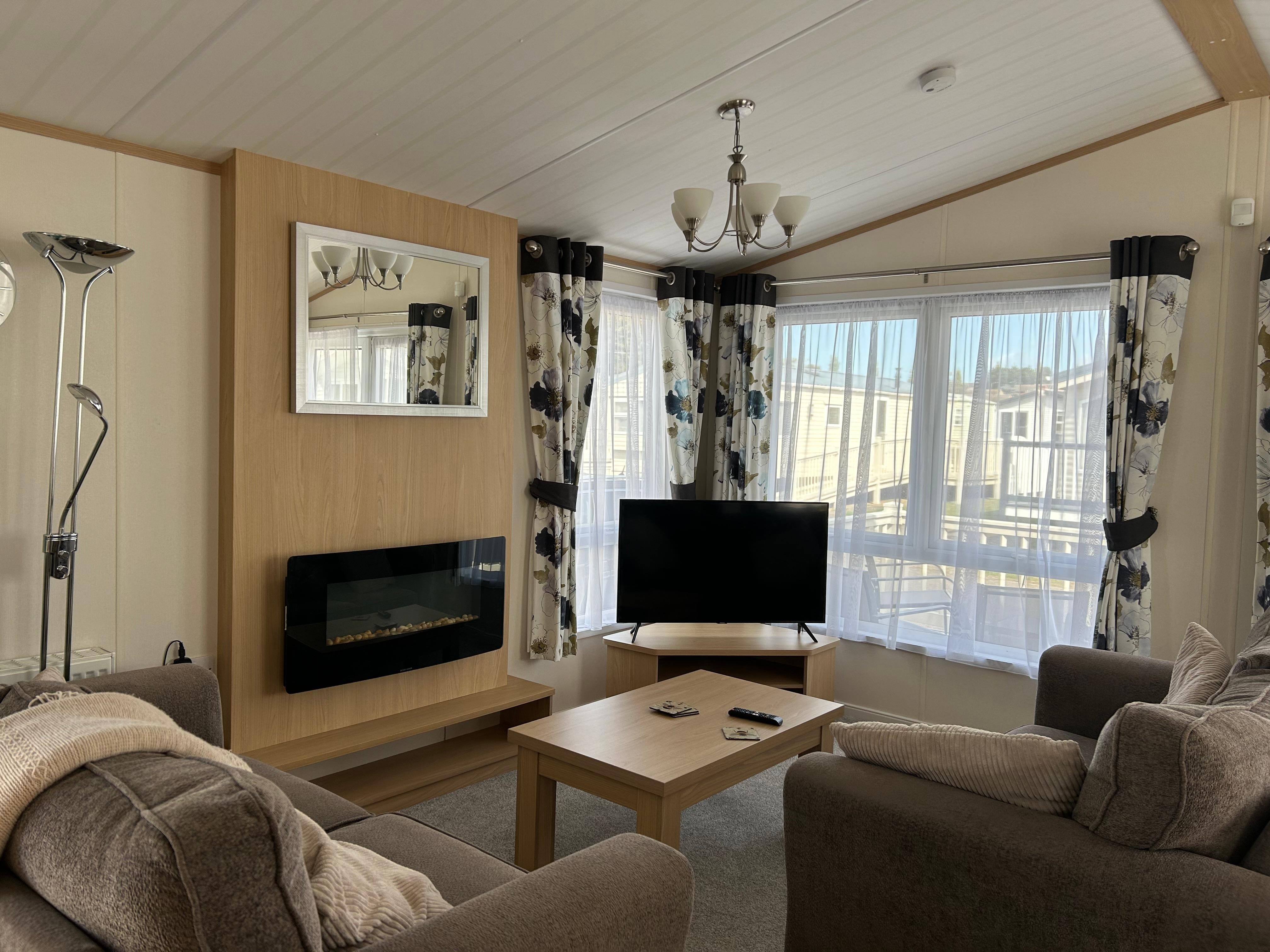 Lovely fireplace, no WiFi or streaming