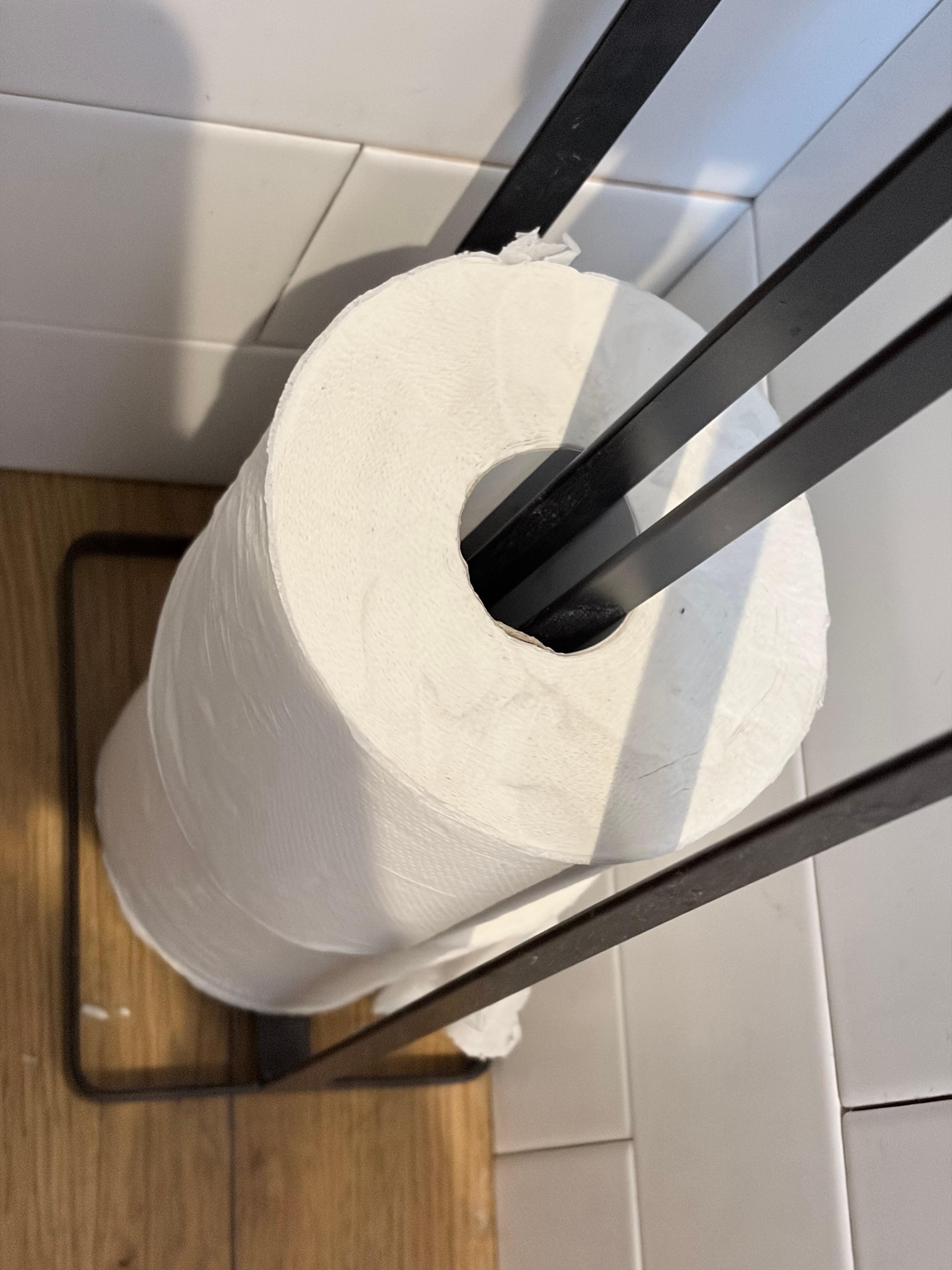 替換的紙巾有手指模