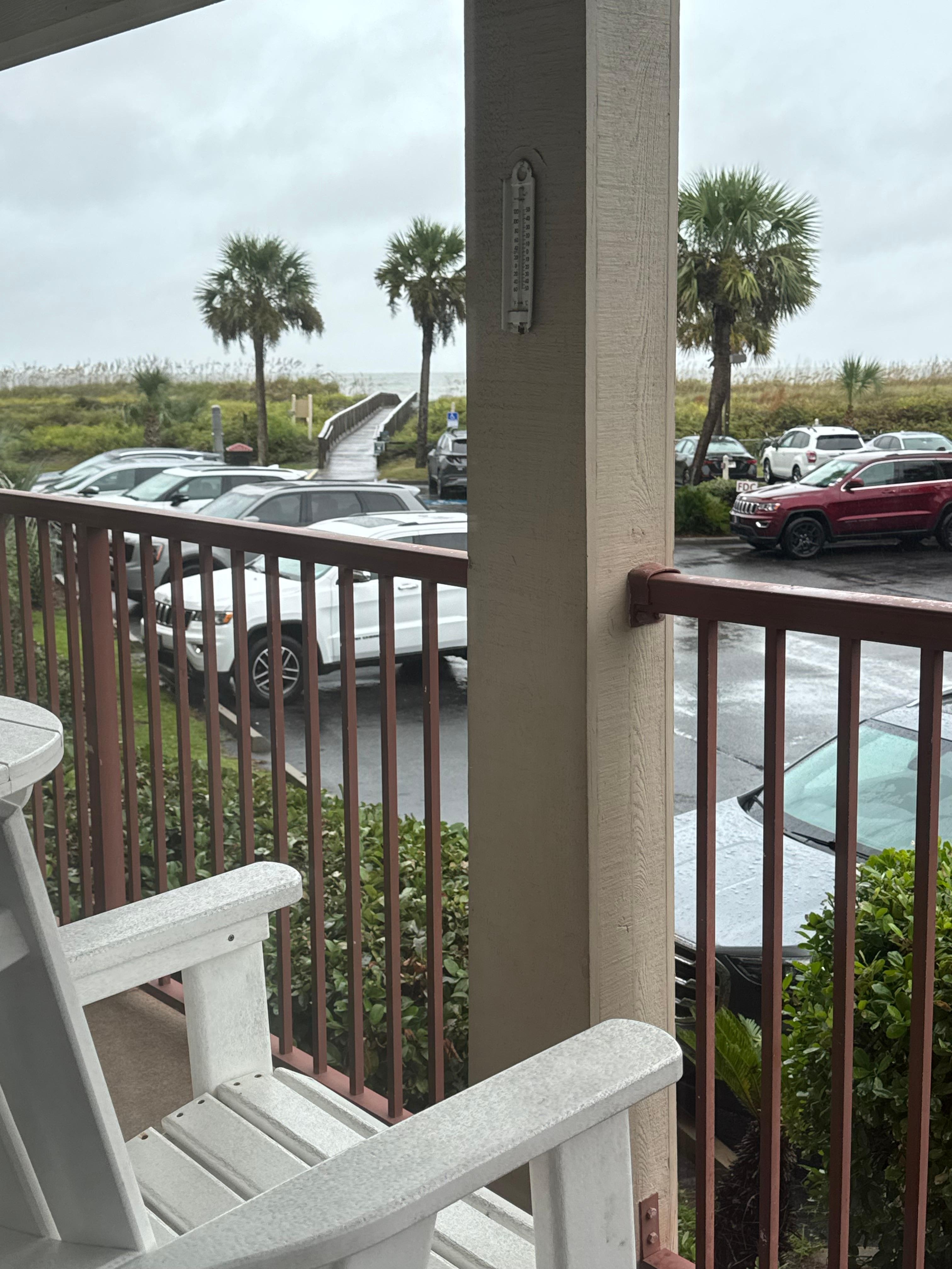 Yay! You can see the ocean from the balcony.  