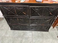 armarios y muebles sumamente descuidados