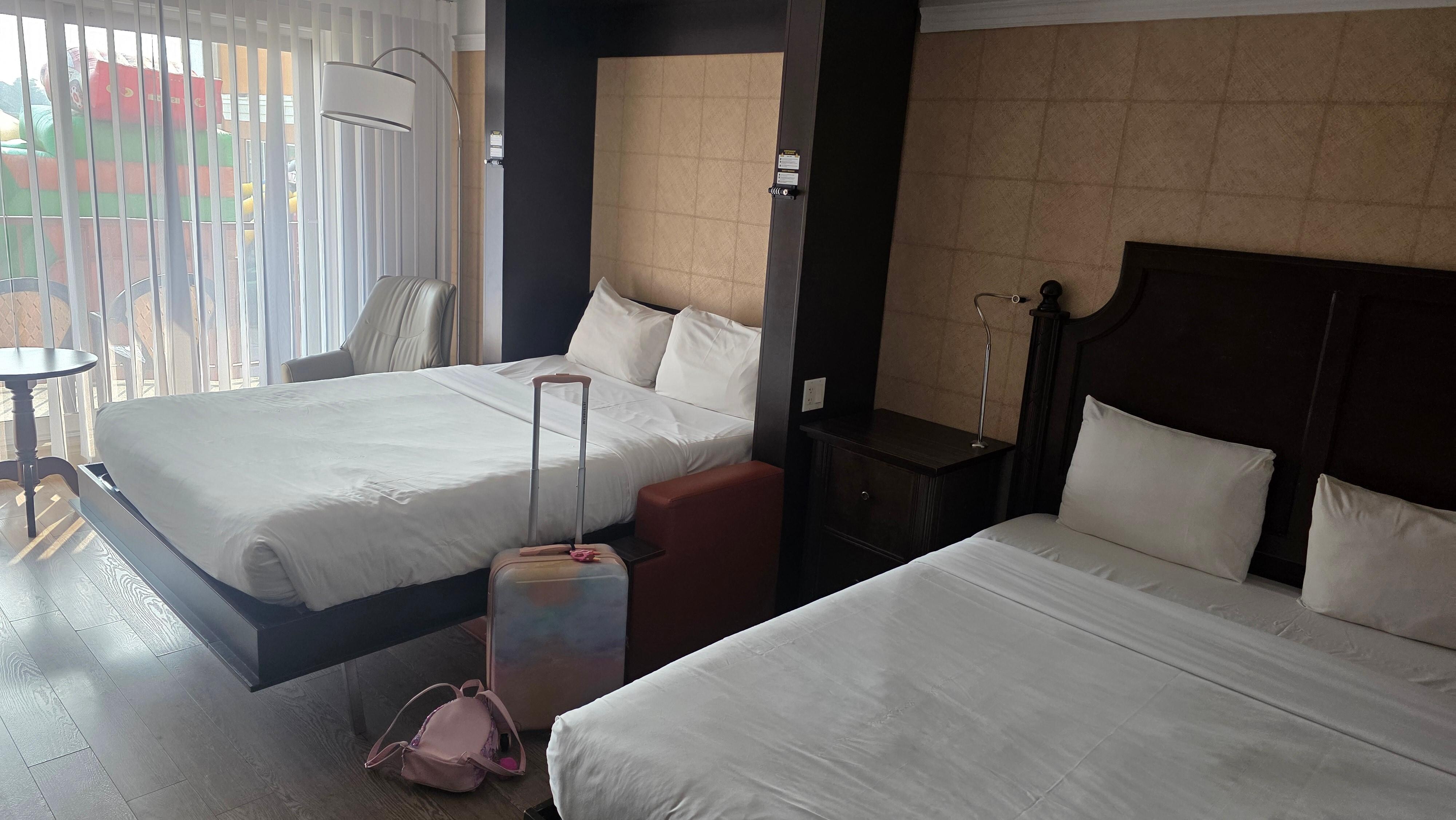 Chambre 2 lit queen