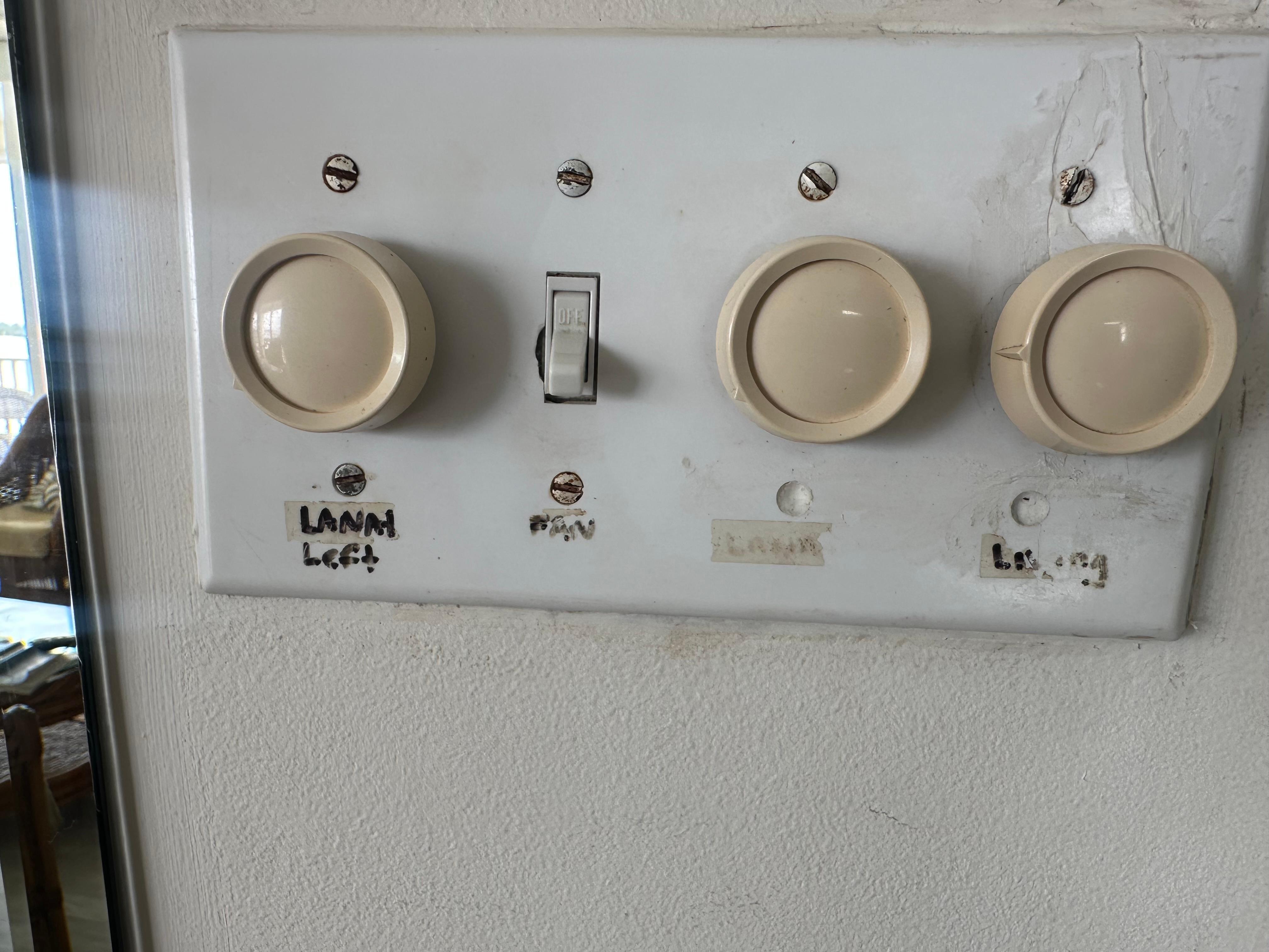Couldn’t tell which switch to use.