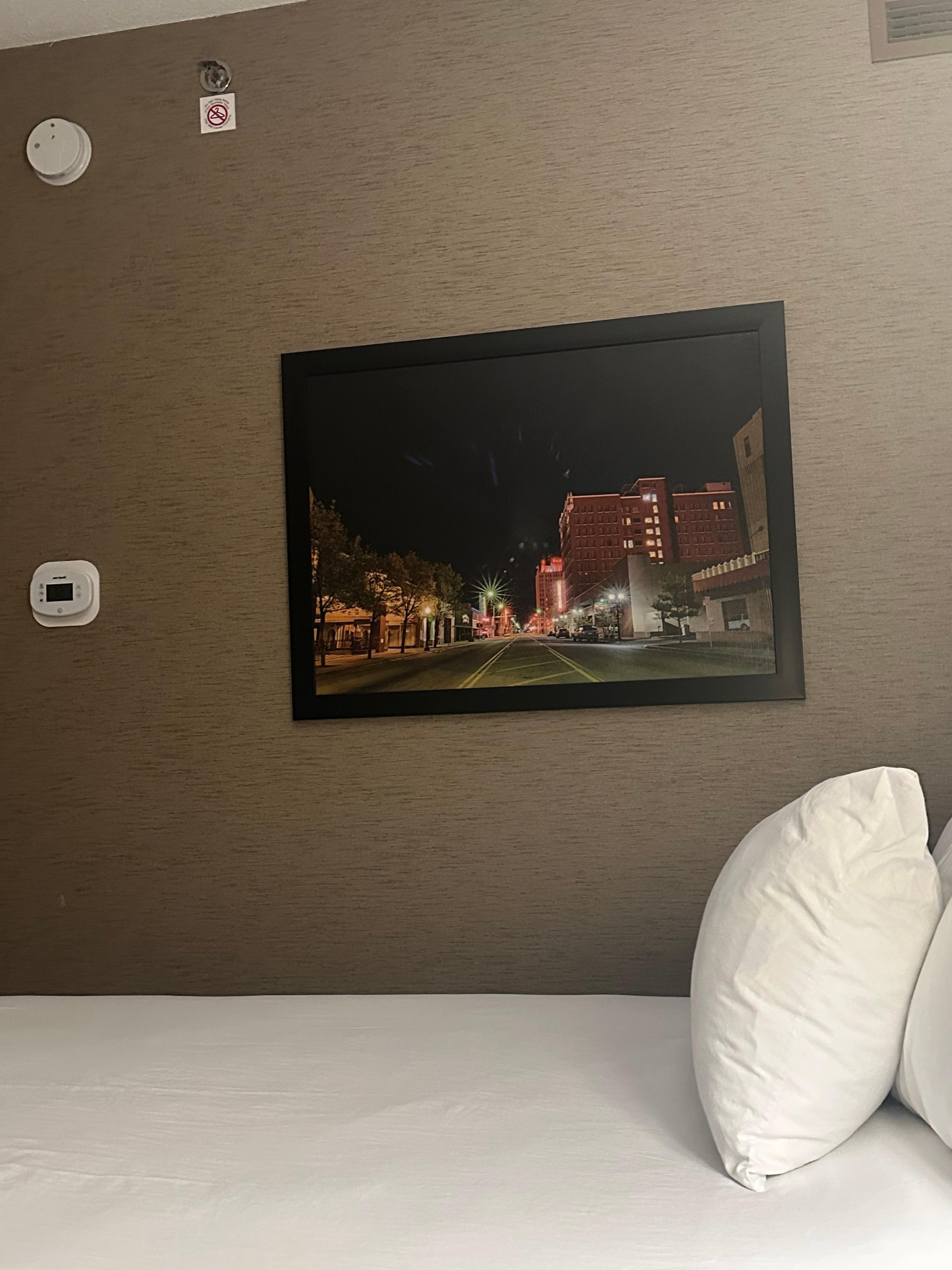 Nice frame nice room 