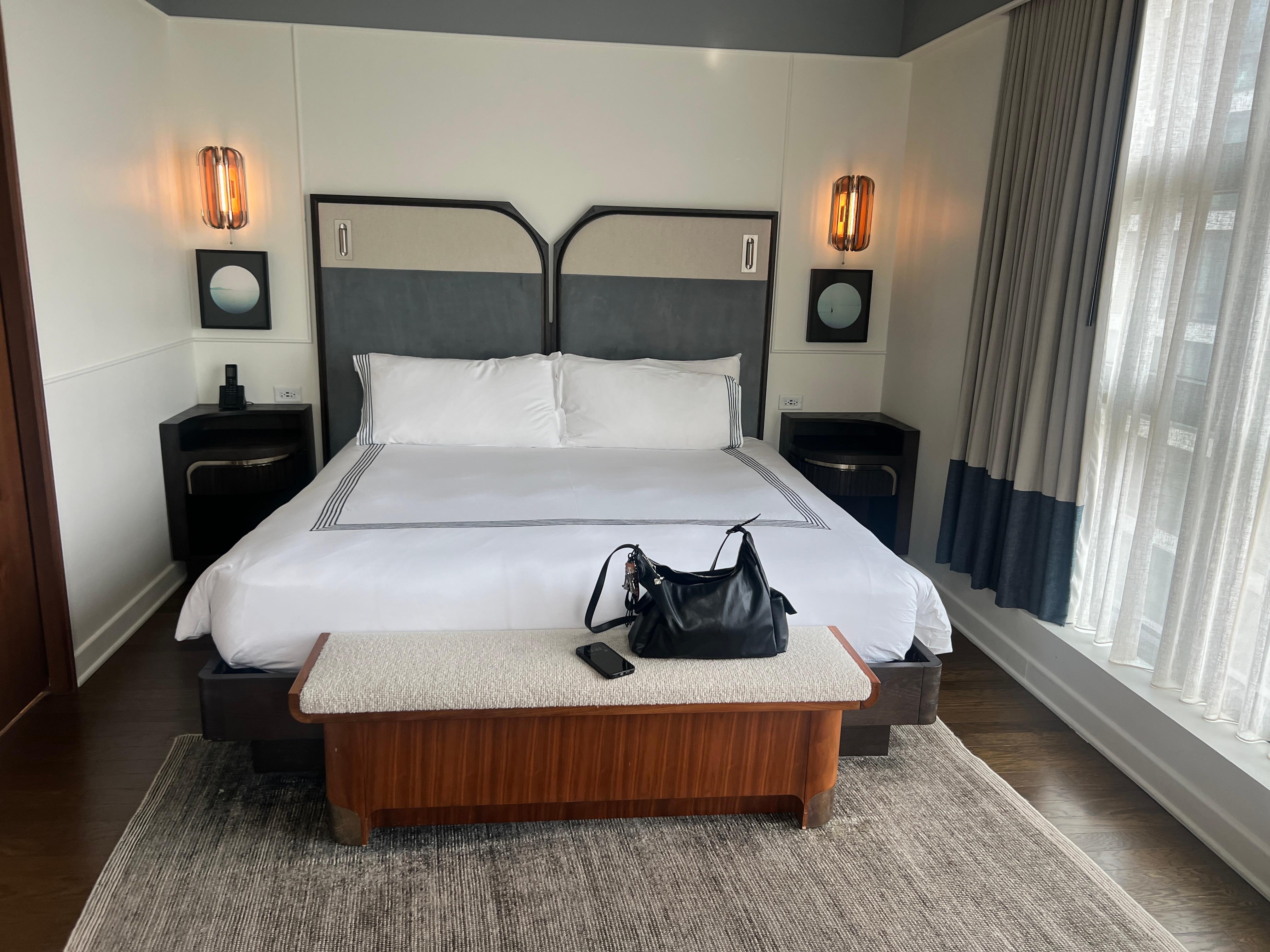 King Bed cool lights in headboard