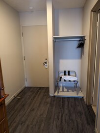 Wardrobe border