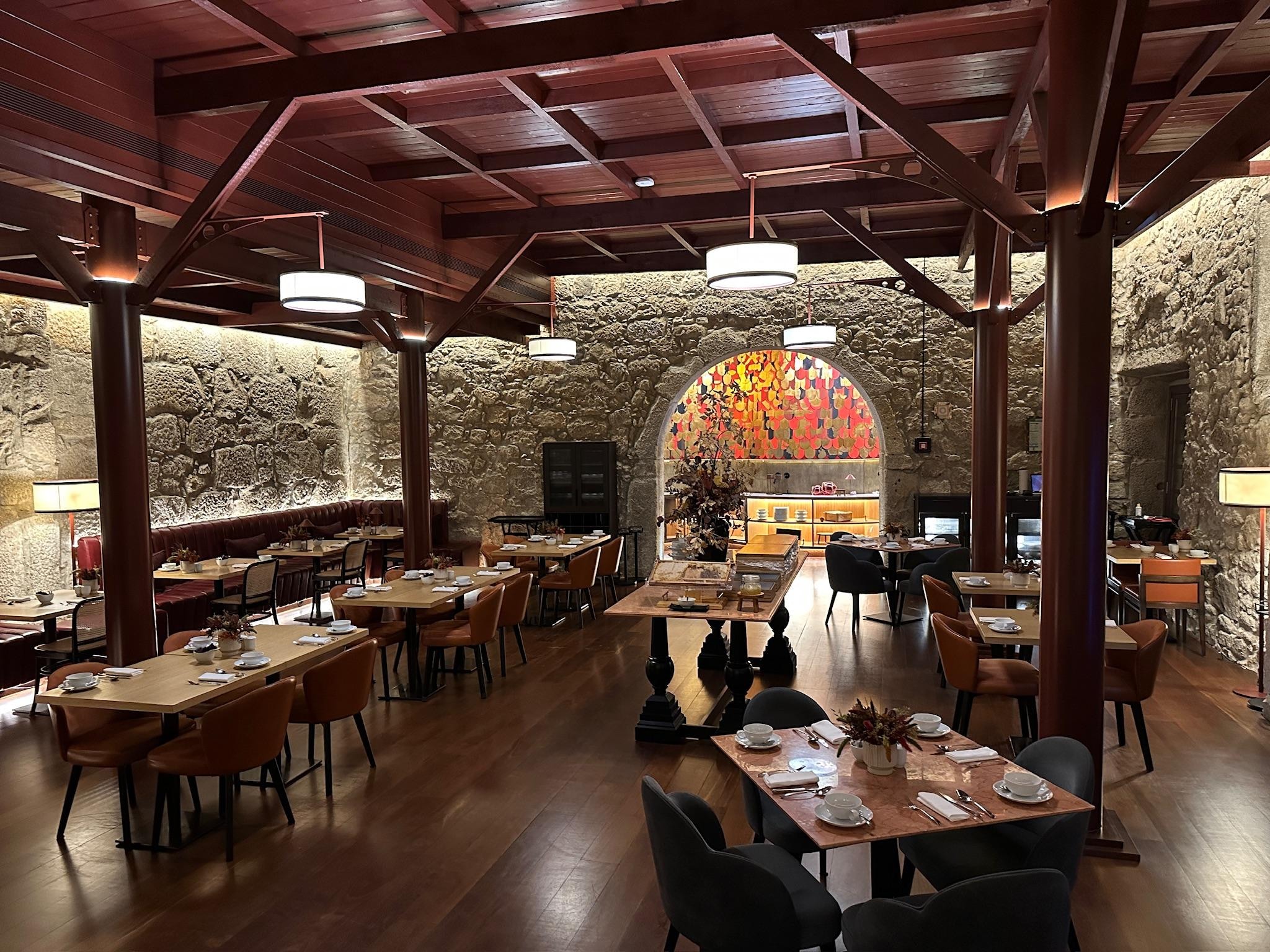 Bar and casual eating are