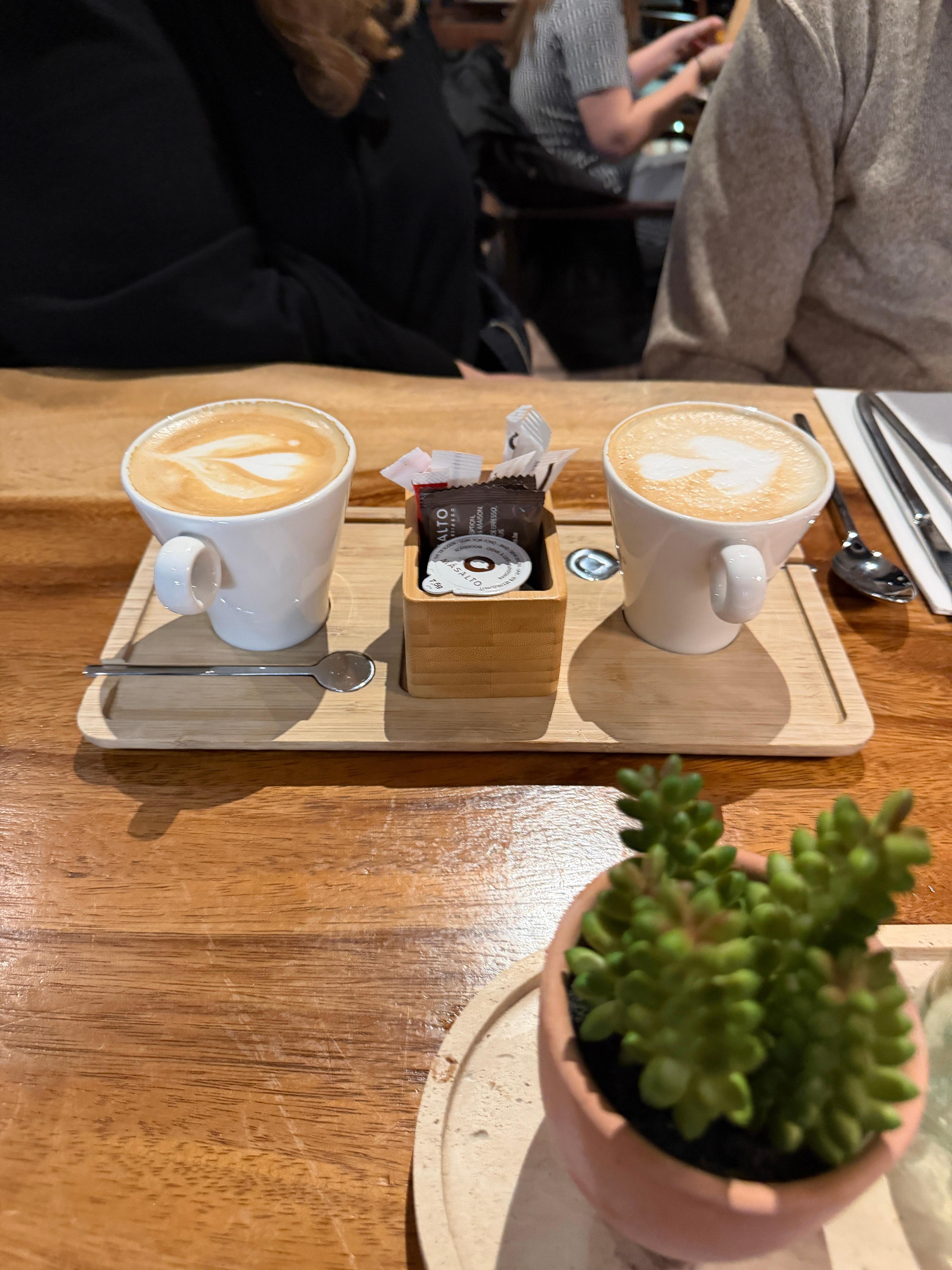 Piña colada and cappuccino excellent ! 