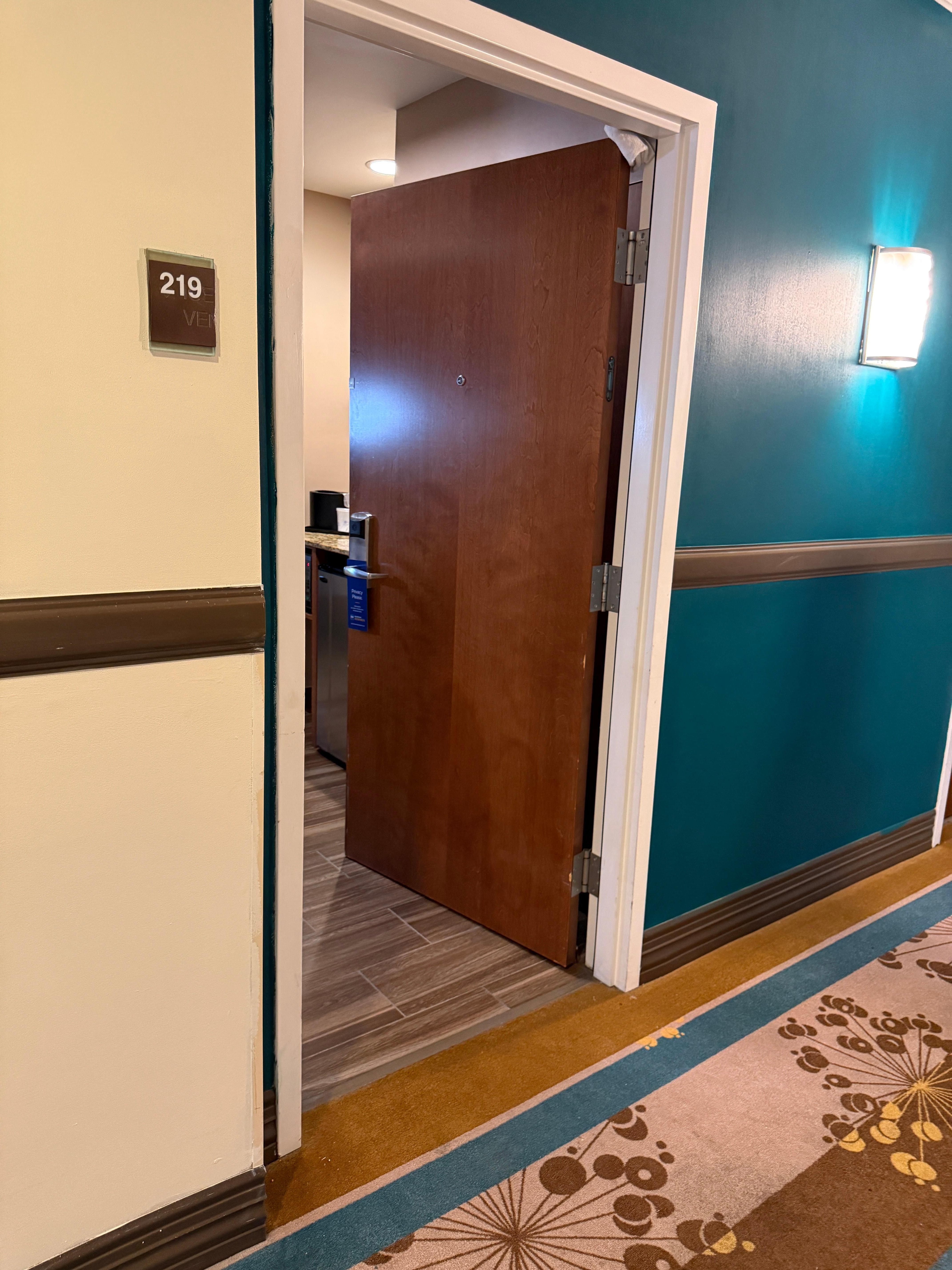 Dejaron habitación abierta expuesta al robo