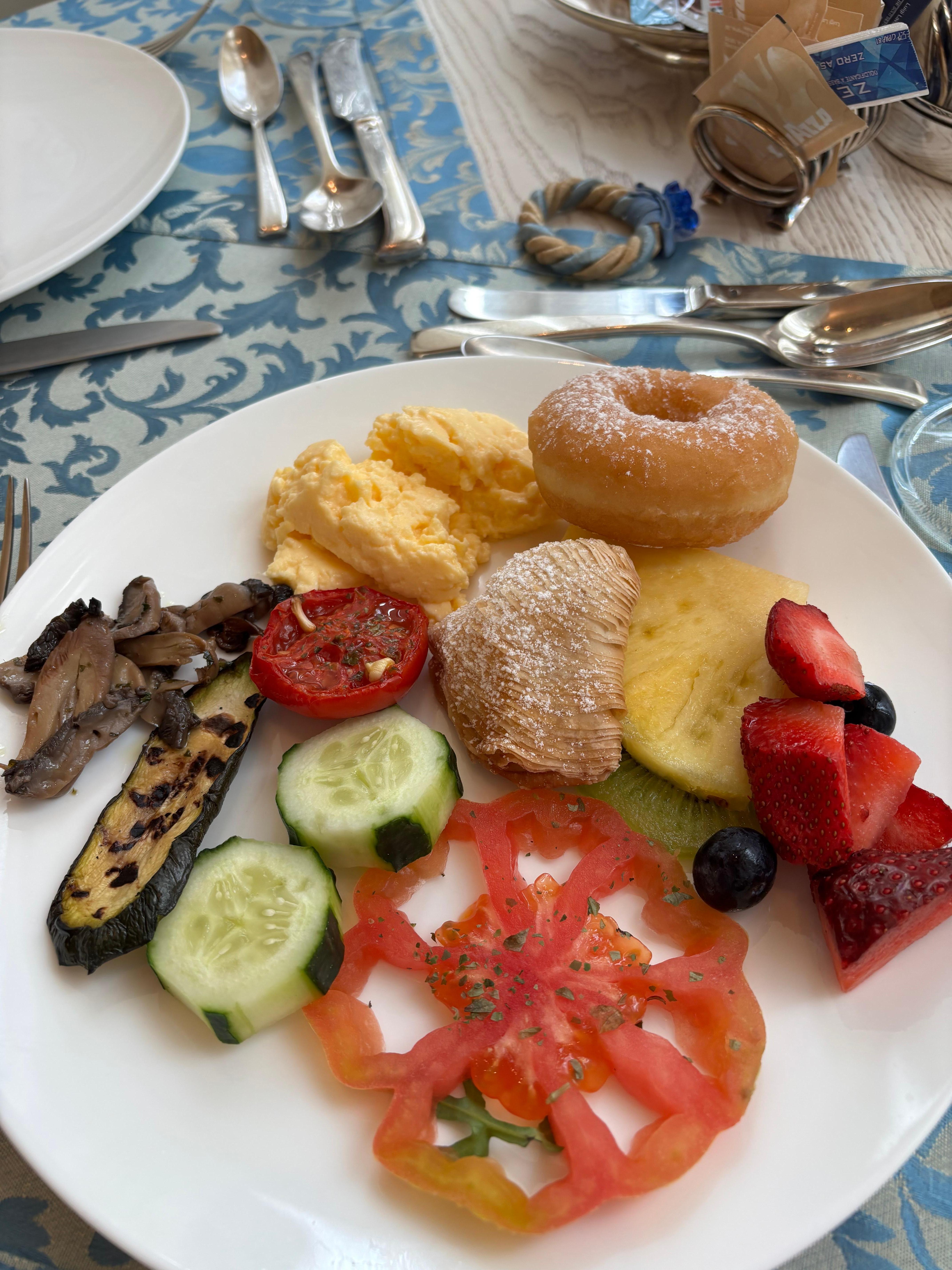 Fresh buffet breakfast
