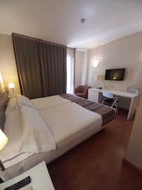 Nice large clean room