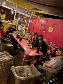 Una noche sondeado de personas muy divertidas 🤟🏼