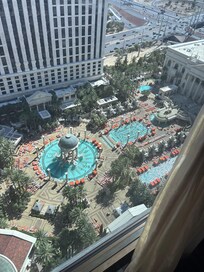 I had a pool view it was awesome