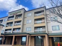 Front entrance to hotel.