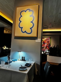 Love the arts located all over the hotel