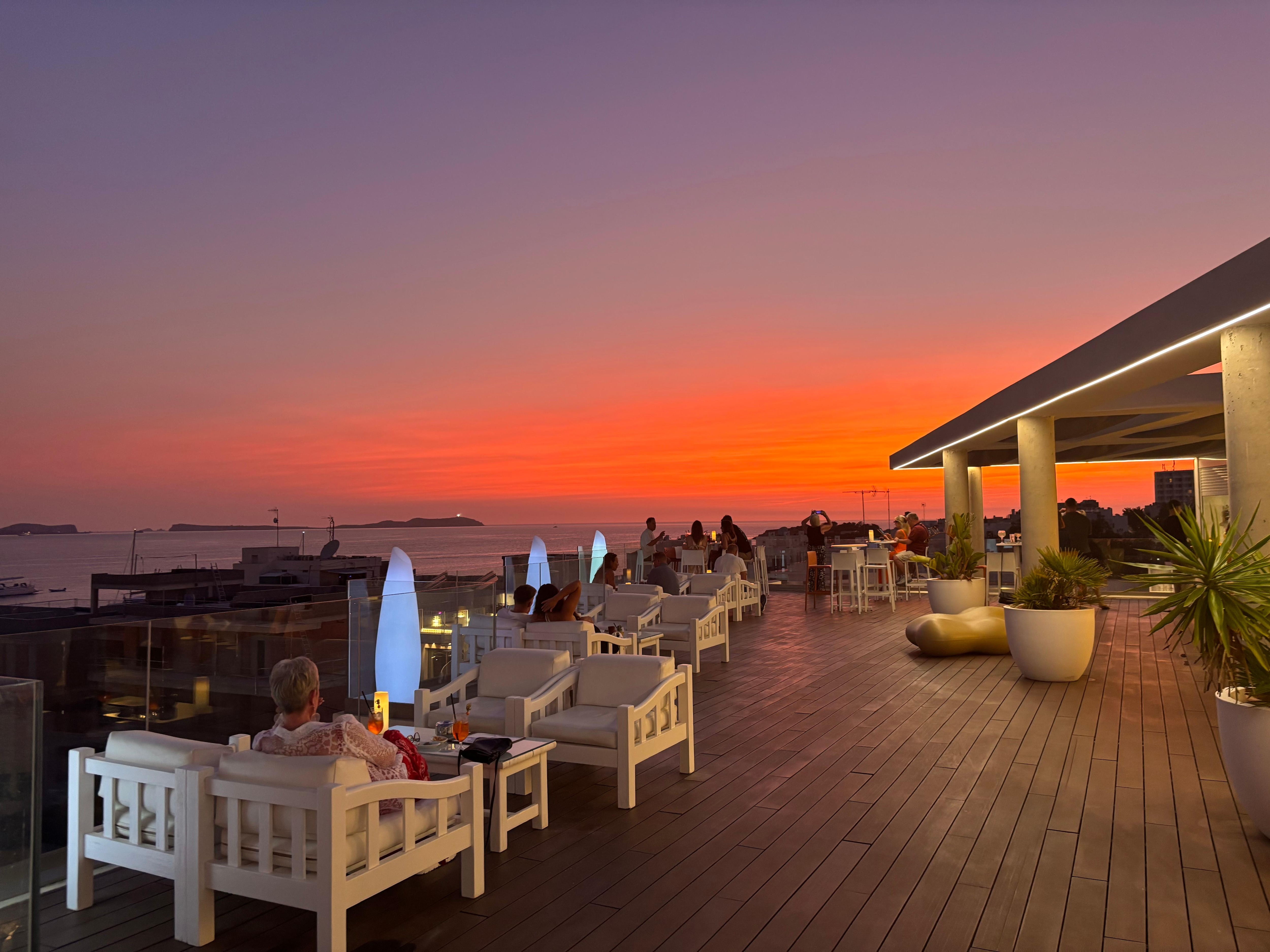 Roof top cocktail bar