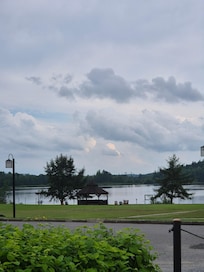 Vu sur le lac
