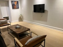 No couch— but owner would not issue a refund.