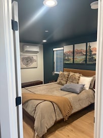 This was the bed downstairs. Loft upstairs had 3 twin size beds for kids. We slept great!