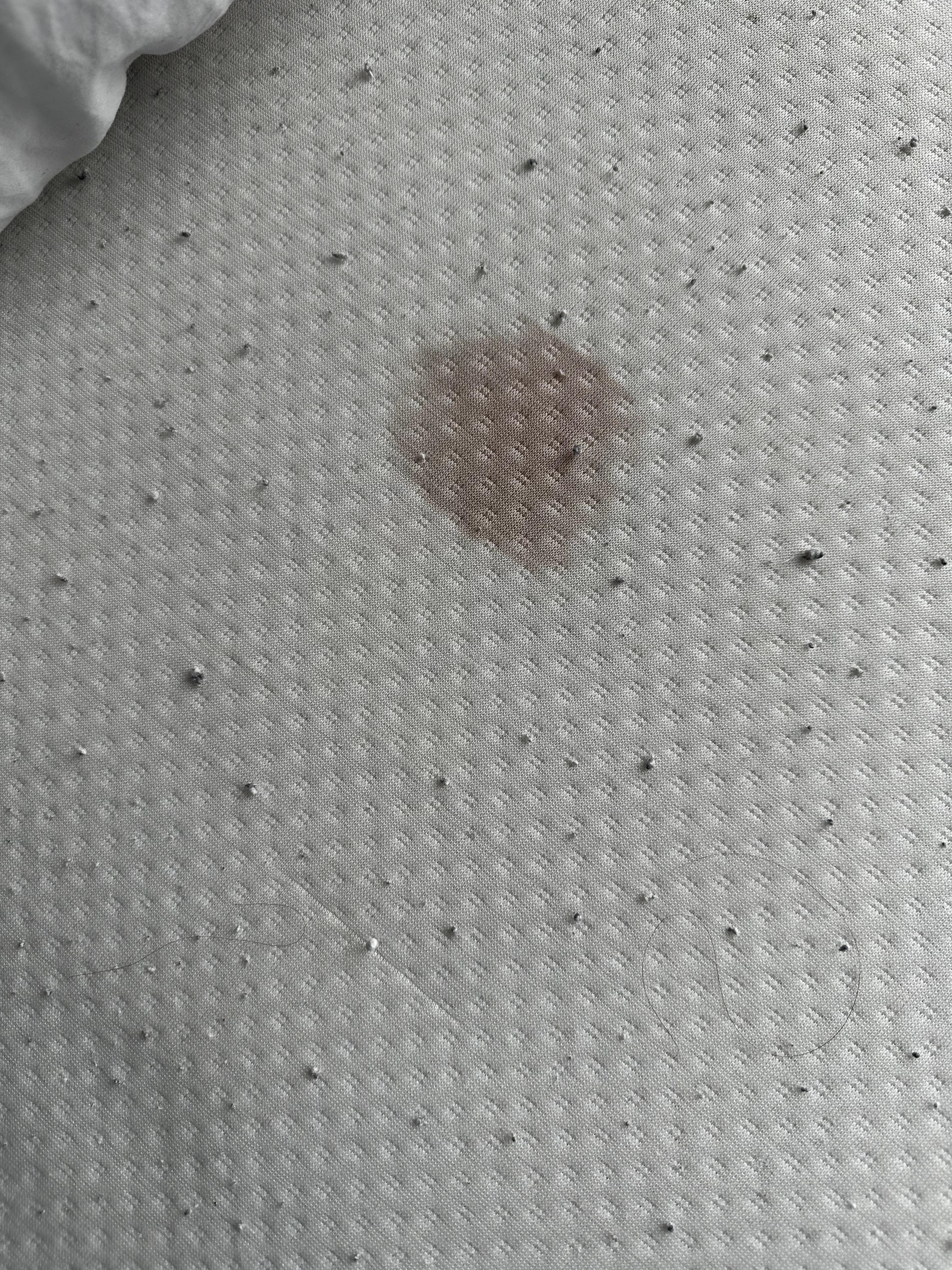 Stain on the mattress 