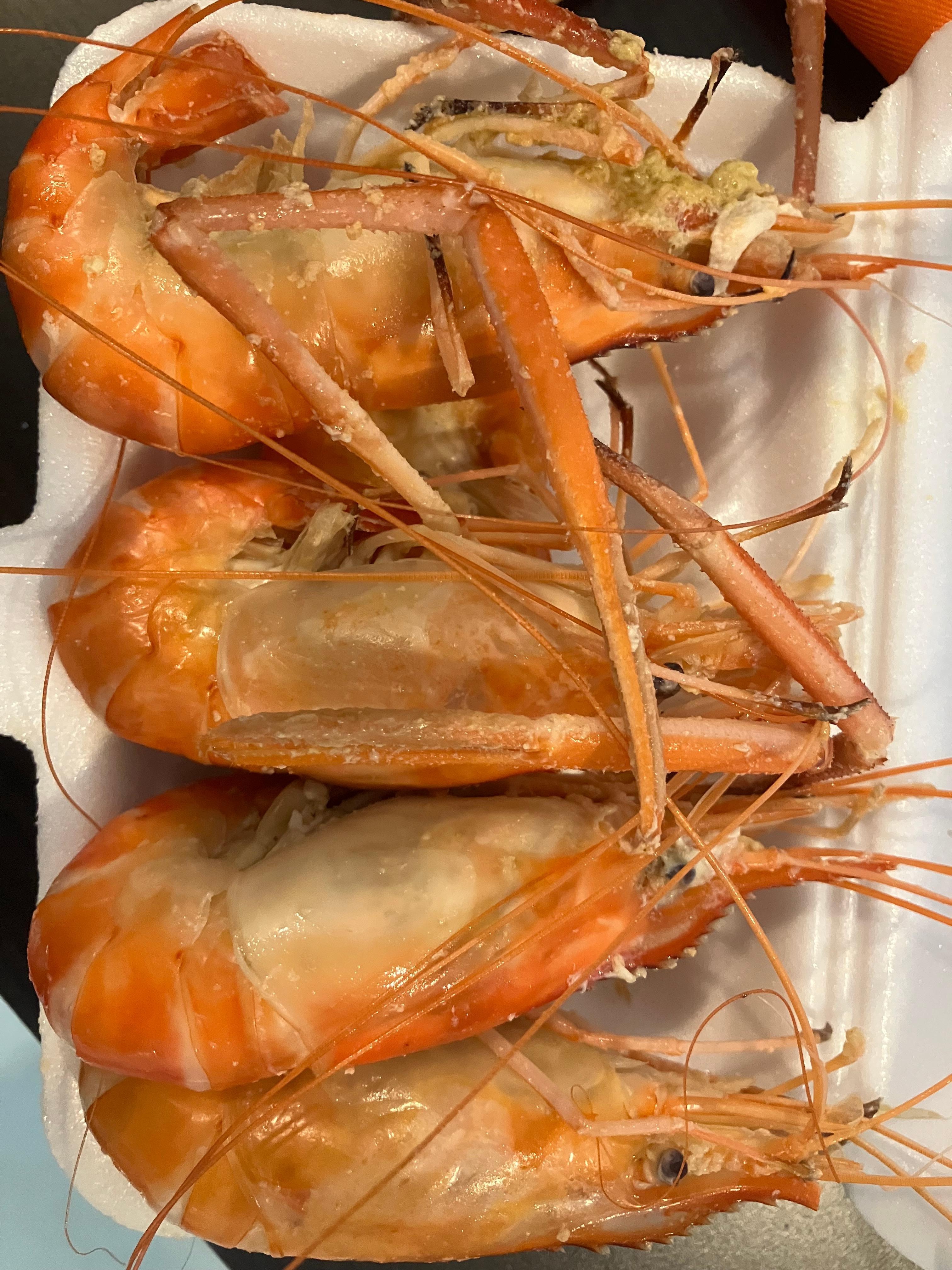 屋台街の 蒸し手長海老