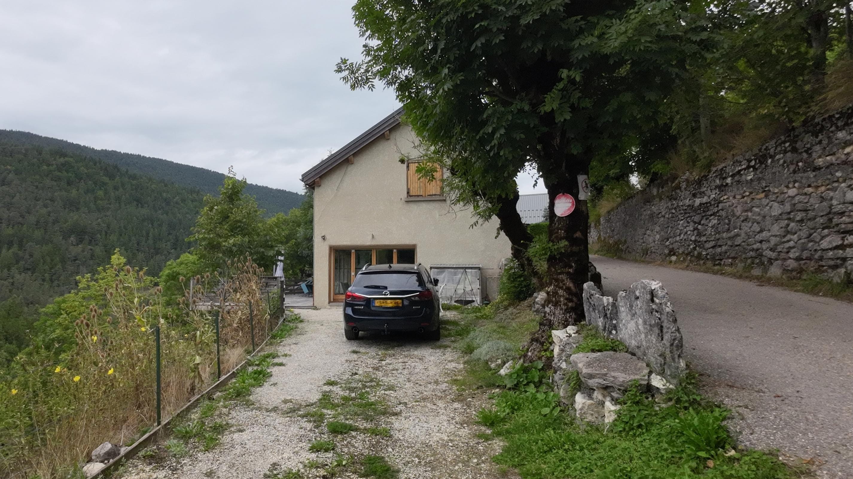 Parking bij het huis