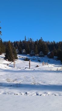 On the road down to the chalet