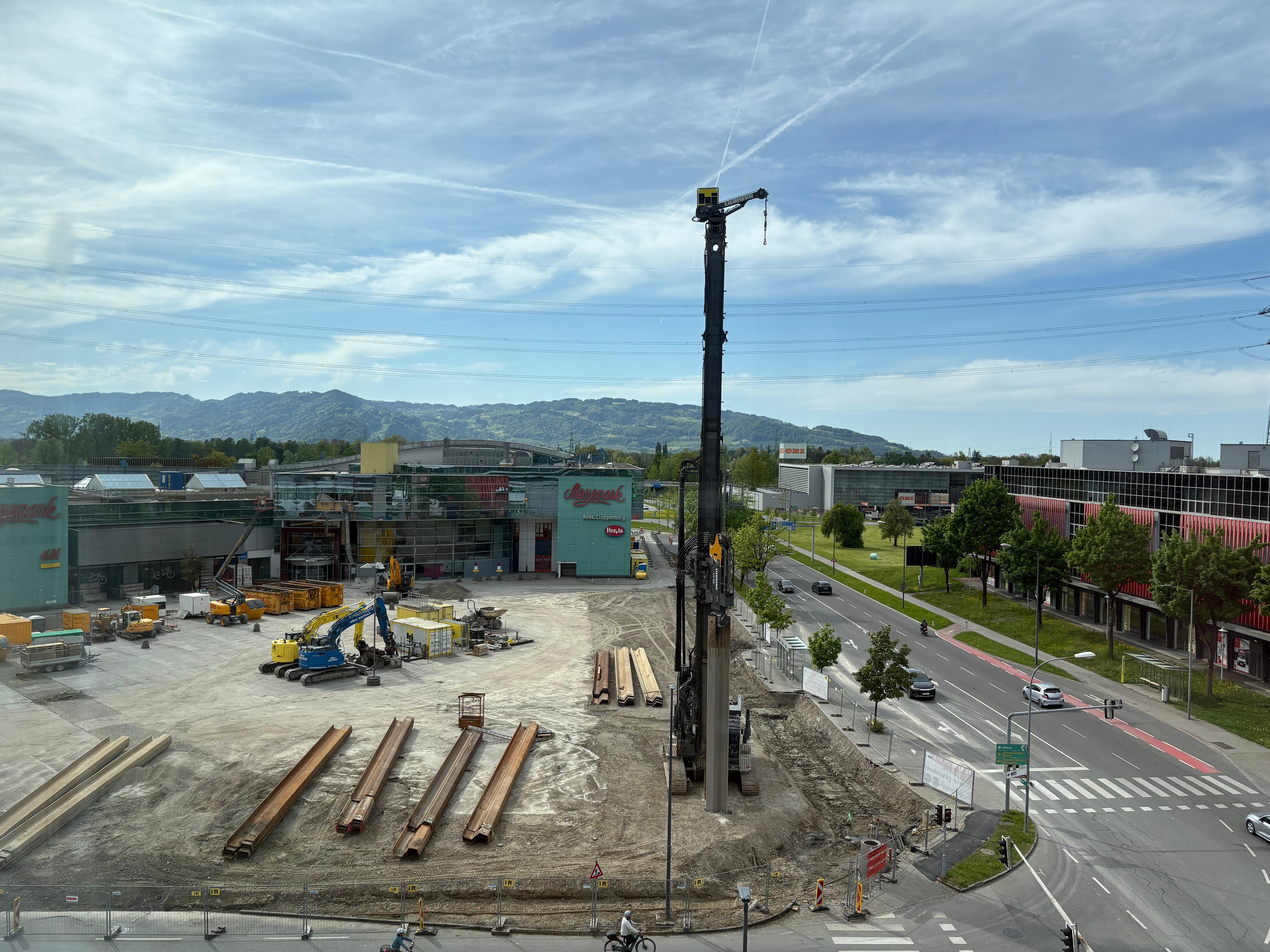 Panoramaaussicht auf Baustelle 