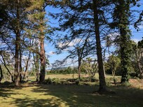 Veiw from carpark of Broadway Park Hotel