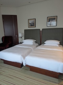 ベッドに隙間があるので注意