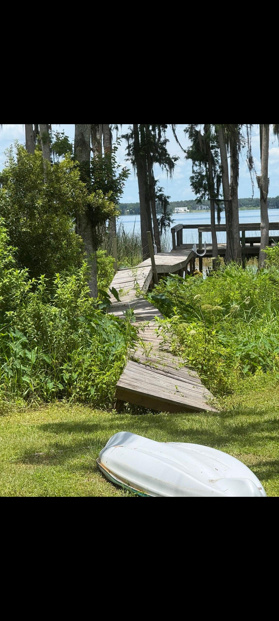 The ACTUAL dock offered for use, not remotely safe and is still listed as a usable amenity.