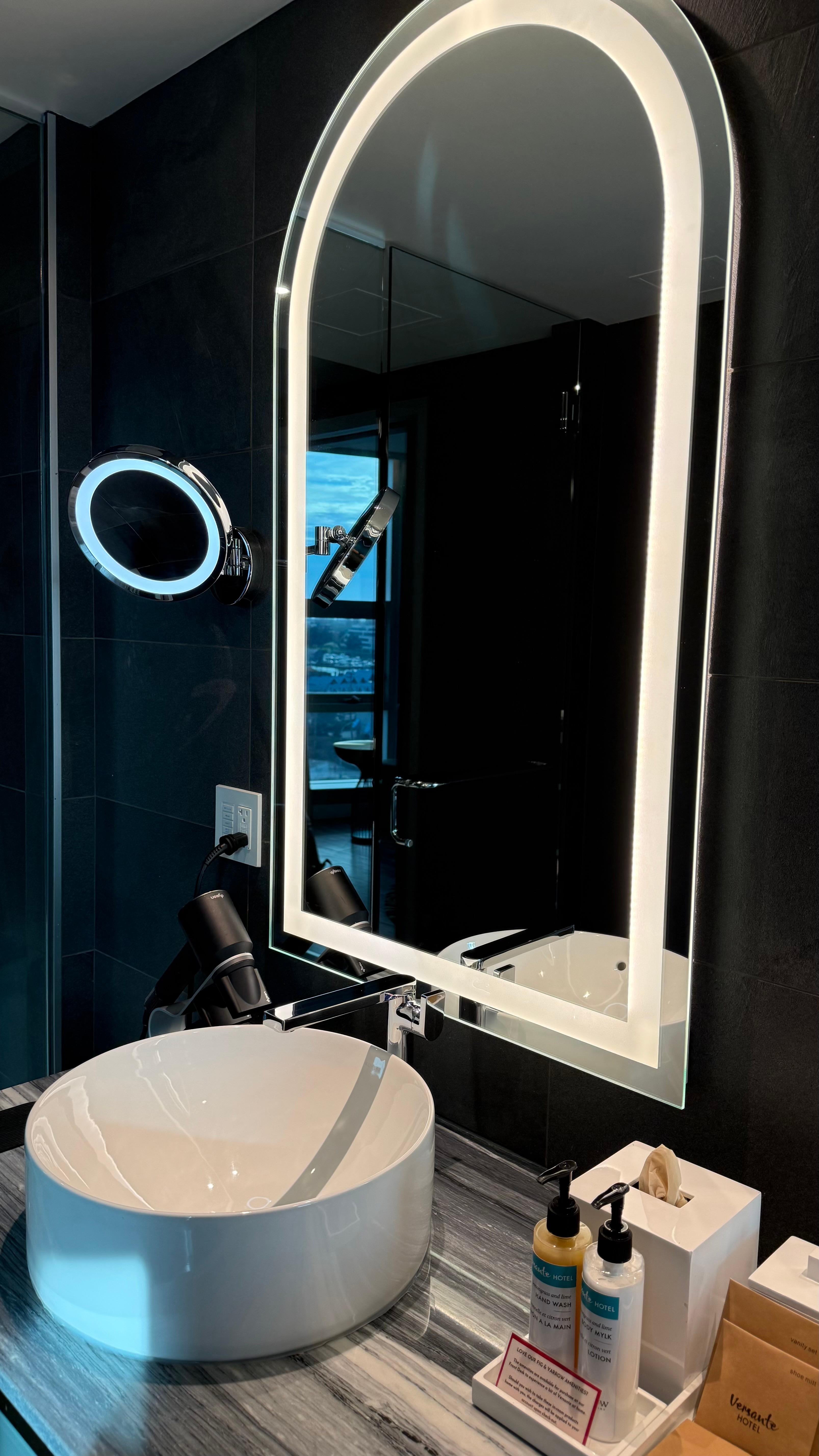 Luxurious bathroom features 