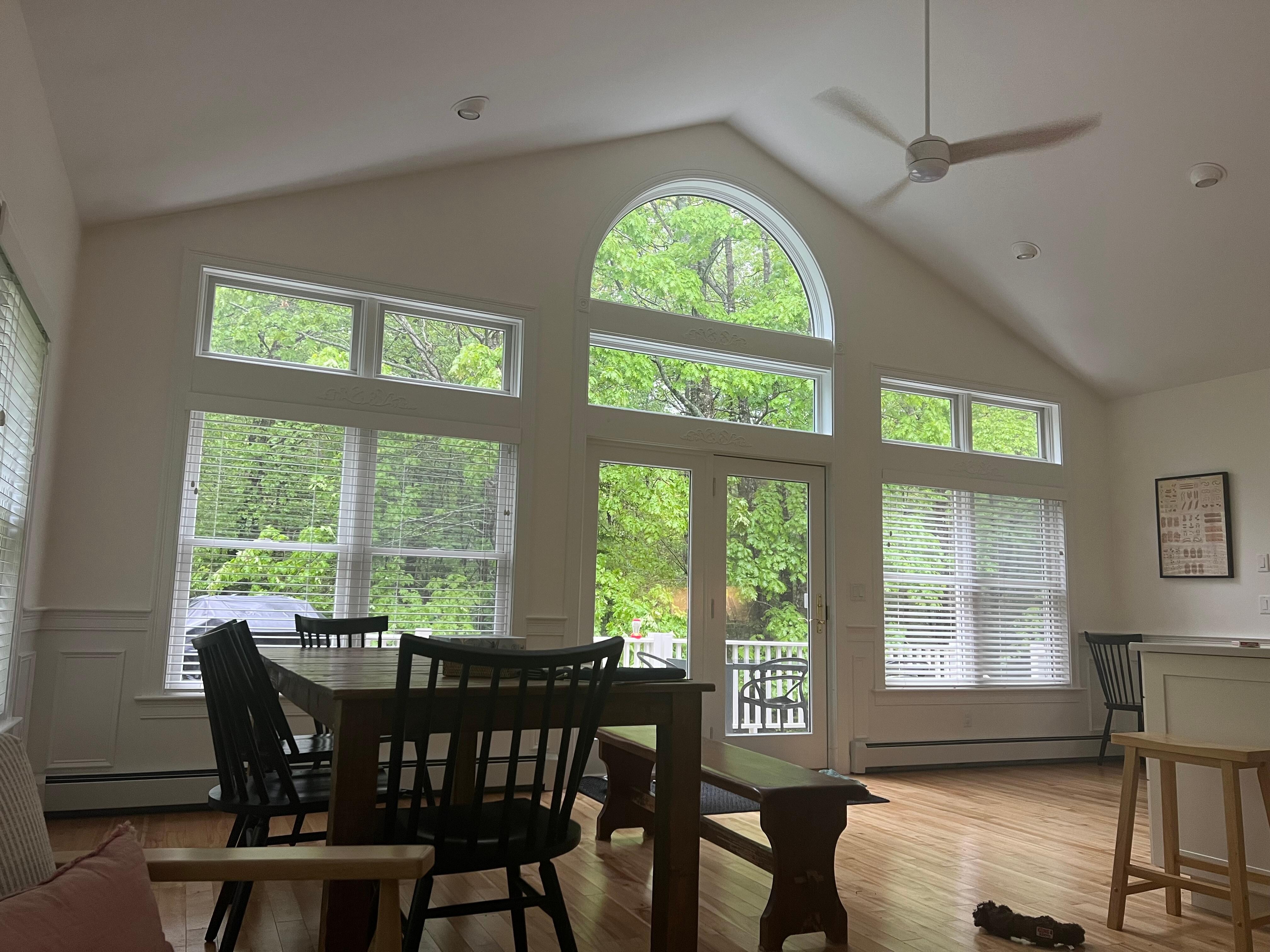 Open concept living area - beautiful windows 