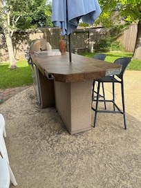Outdoor kitchen