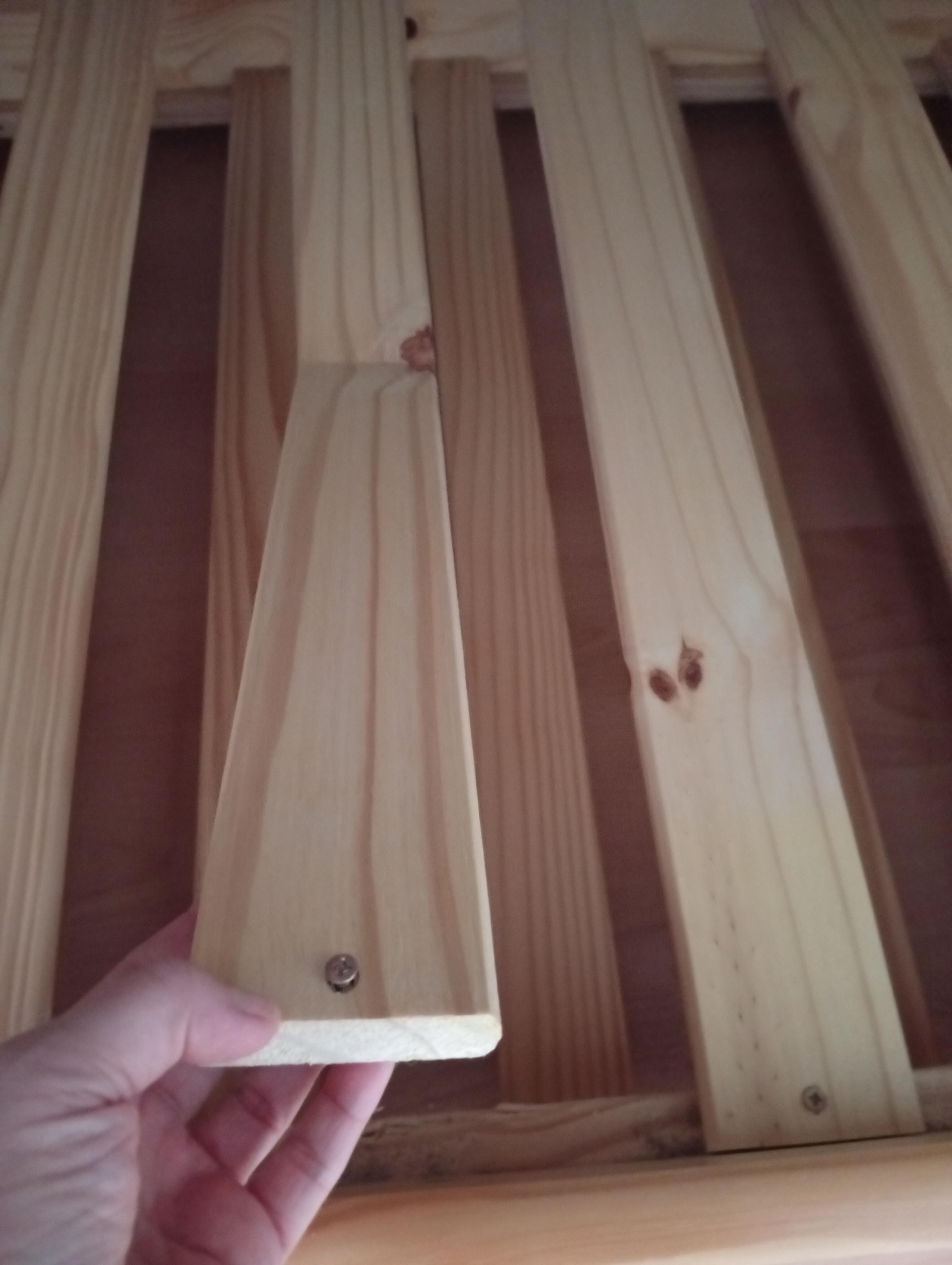 Latte de lit cassée