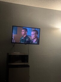 Small tv! Rooms need an upgrade!