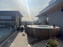 Hot tub, cold tub