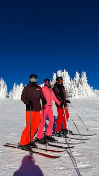 Excellent skiing, ski in and out made it easy and enjoyable. Hot tub and pool was a hit for us. Very happy.