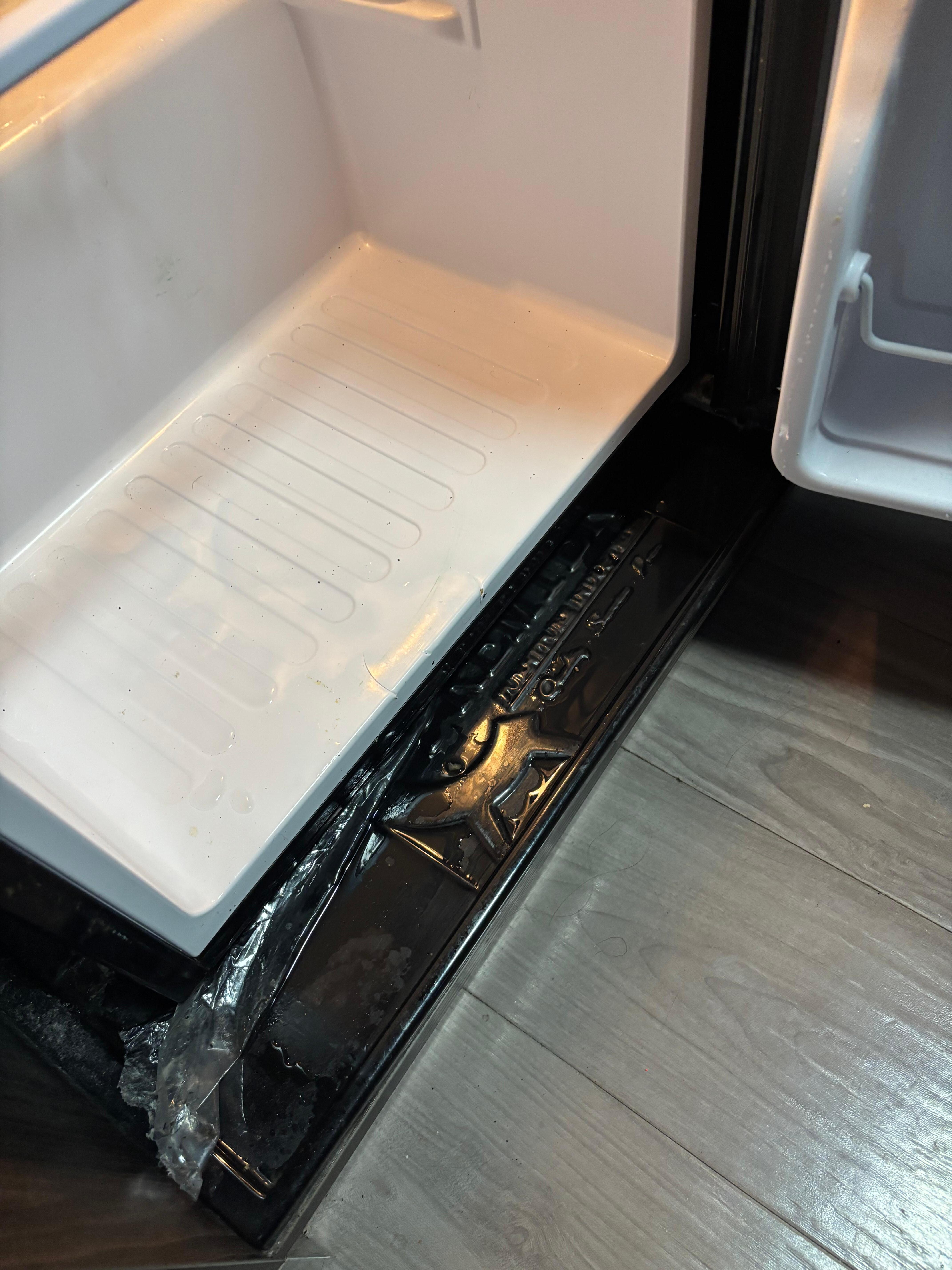 Fridge and tray underground 