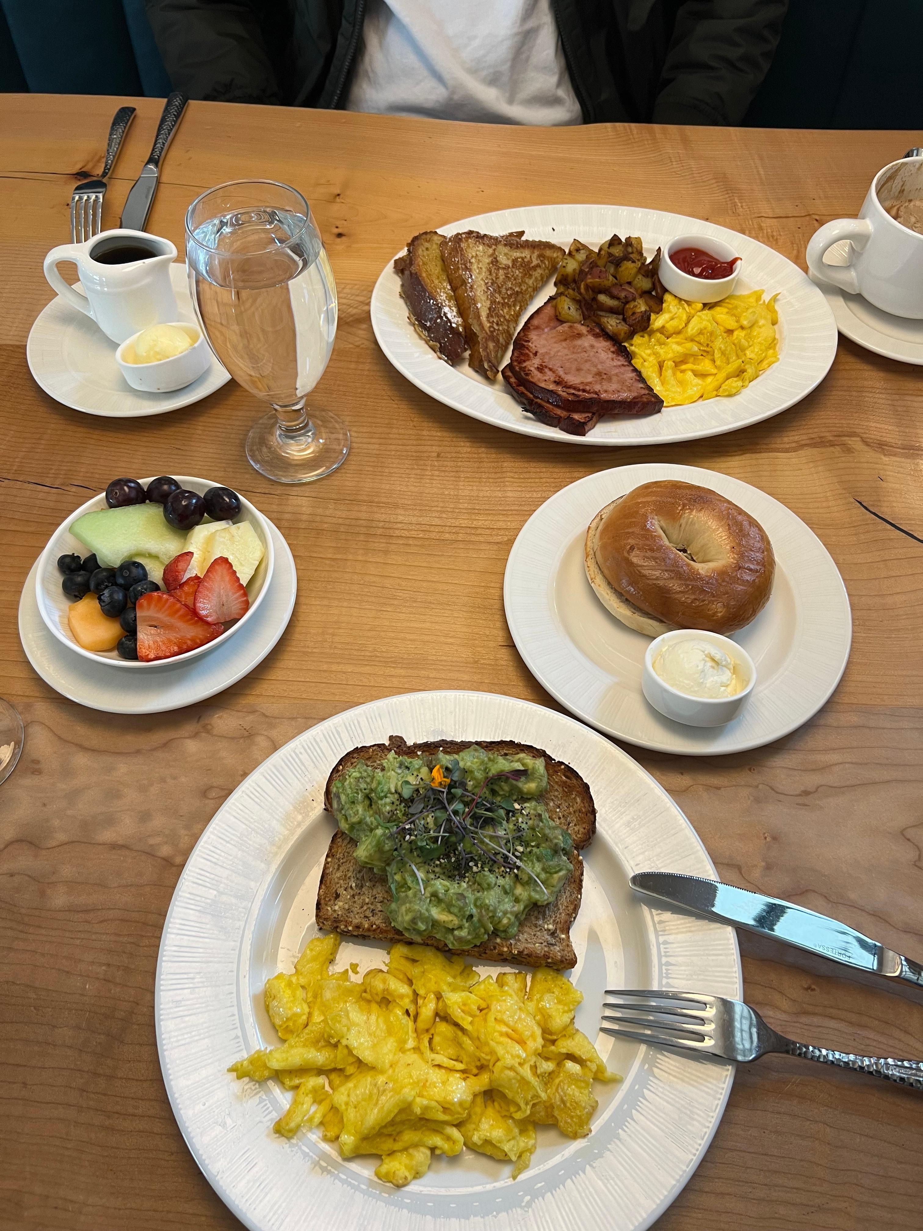 Breakfast at Silver Pines Restaurant 