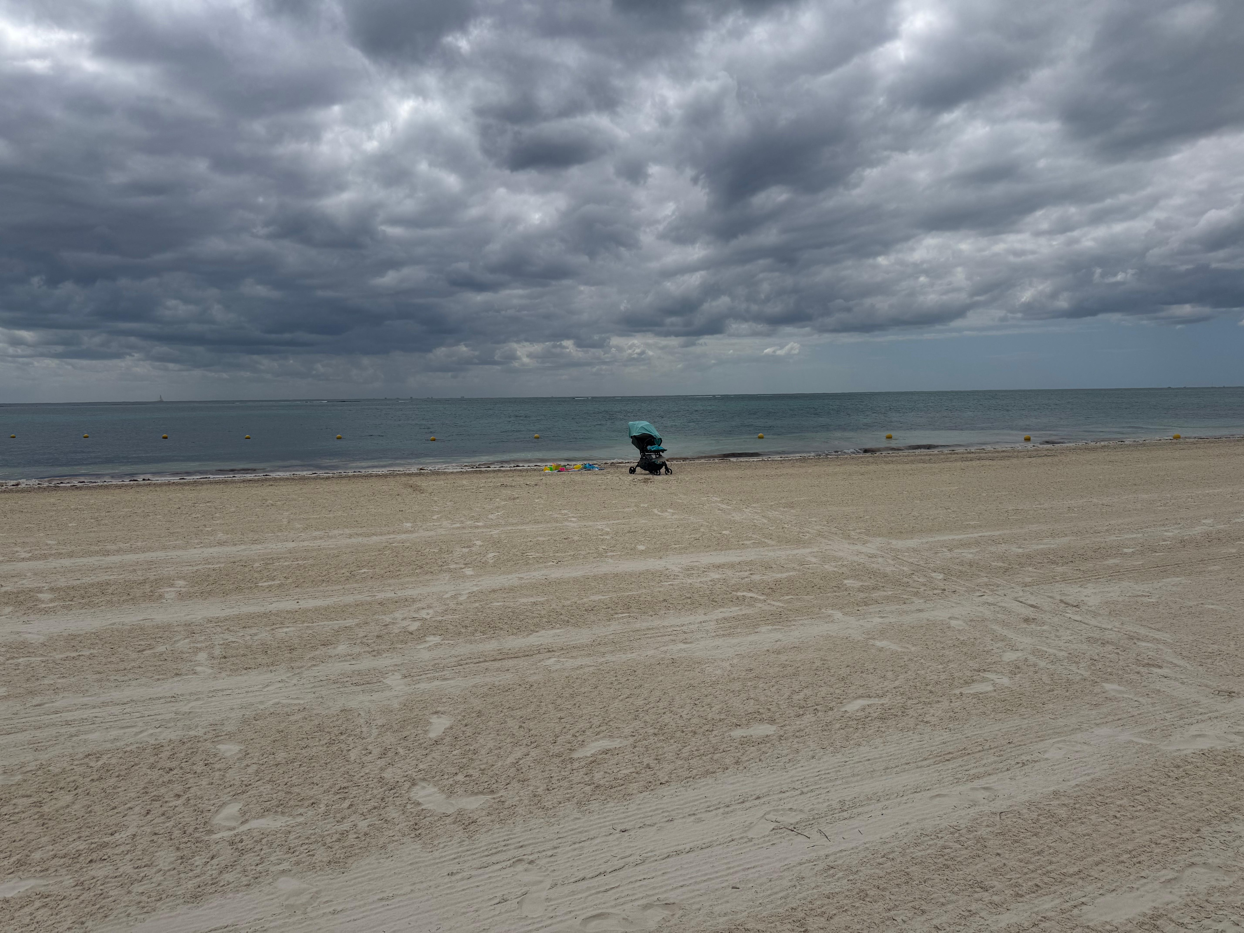 Extraordinarily clean beach 