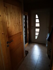 Eingangsbereich mit Infrarotsauna für eine Person