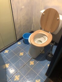 Toilettes abattant non fixé