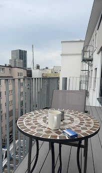 Good for the smoker 👍 very considerate